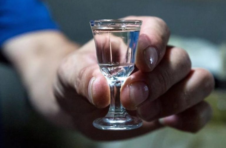 Công Dụng Hữu ích Của Rượu Trắng (1)