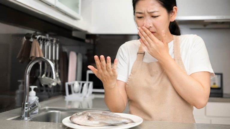 Mẹo khử mùi tanh cá trên tay sau khi làm cá hiệu quả