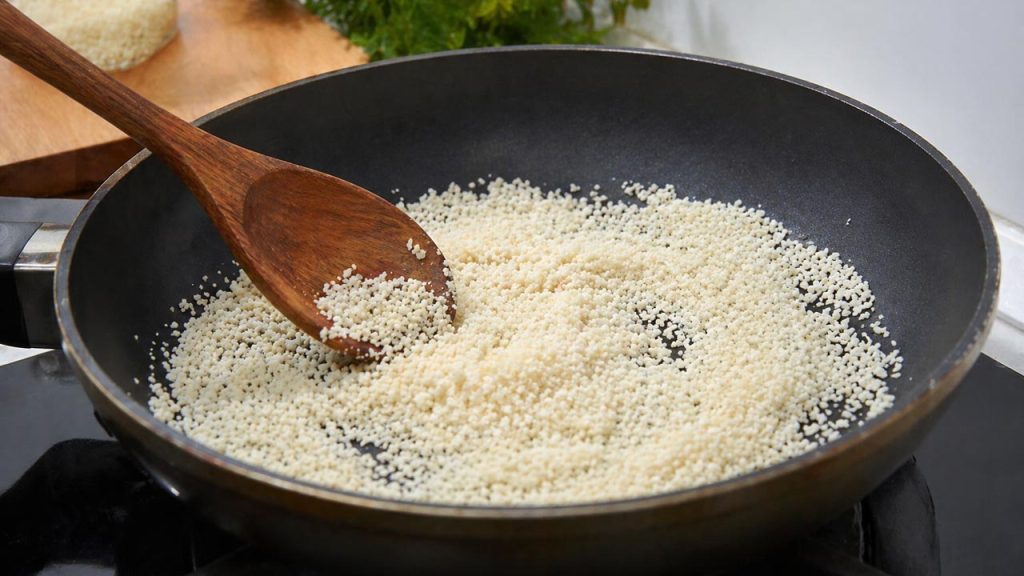 Rang hạt nêm bị ẩm giúp làm khô và tơi lại nhanh chóng