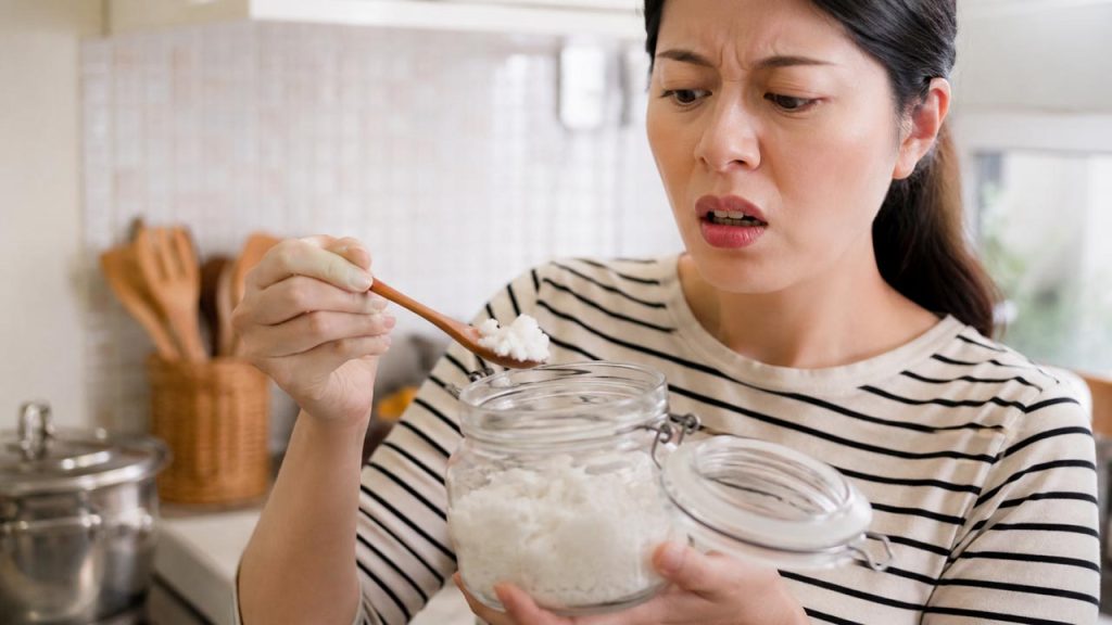 8 Mẹo Ngăn Muối Bị Vón Cục Trong Hũ Hiệu Quả Và Dễ Thực Hiện