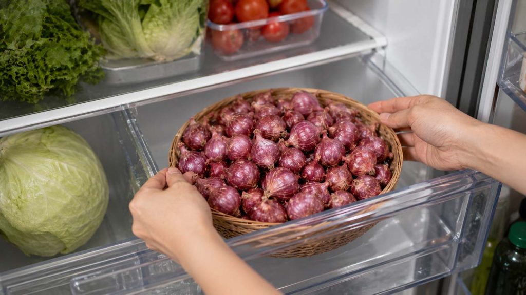 Bảo quản hành tím trong ngăn mát tủ lạnh khi thời tiết quá nóng