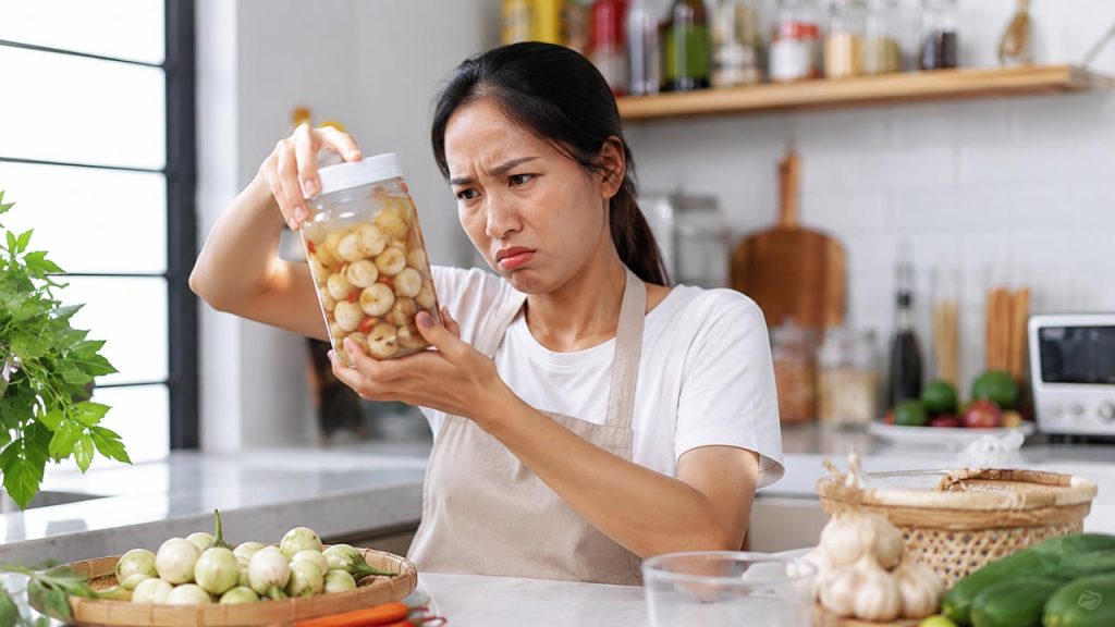 10 Mẹo bảo quản cà pháo muối không bị thâm, giòn ngon lâu ngày