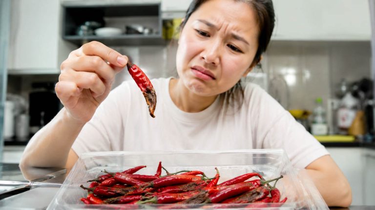Mẹo bảo quản ớt tươi lâu giúp ớt không bị héo, mốc và giữ được độ tươi lâu hơn