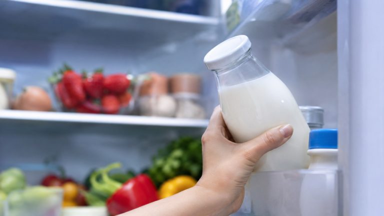 10 Mẹo Bảo Quản Sữa Tươi Đã Mở Nắp Đúng Cách Giữ Độ Tươi Ngon Lâu Hơn