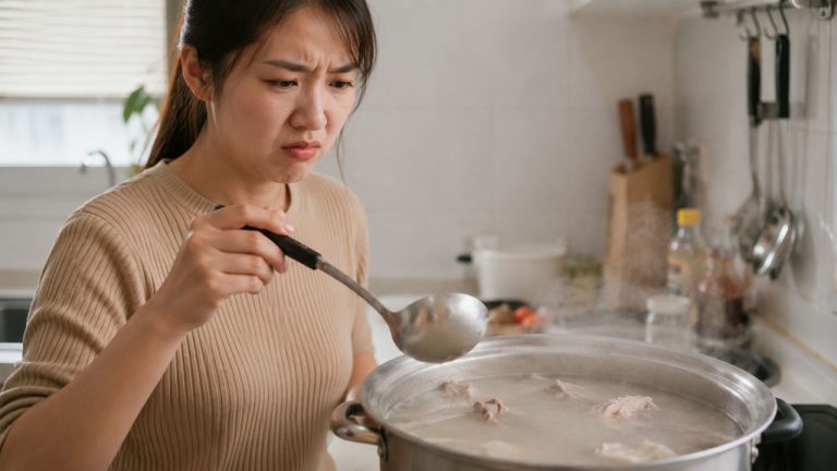 Mẹo Nấu Canh Không Bị Đục Nước – 10 Bí Quyết Giúp Nồi Canh Trong, Ngọt Tự Nhiên