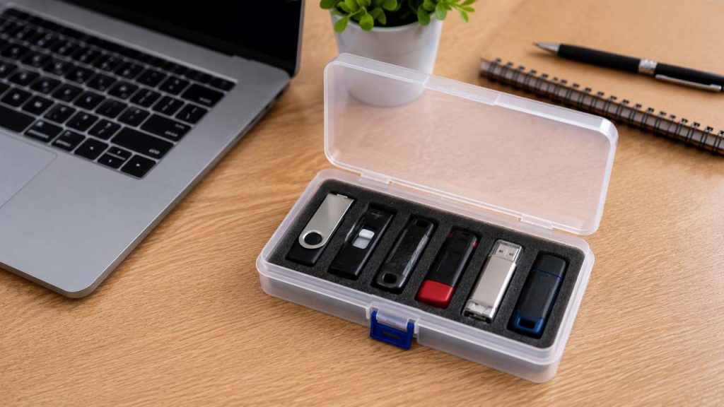 Hộp nhỏ chuyên dùng để đựng USB