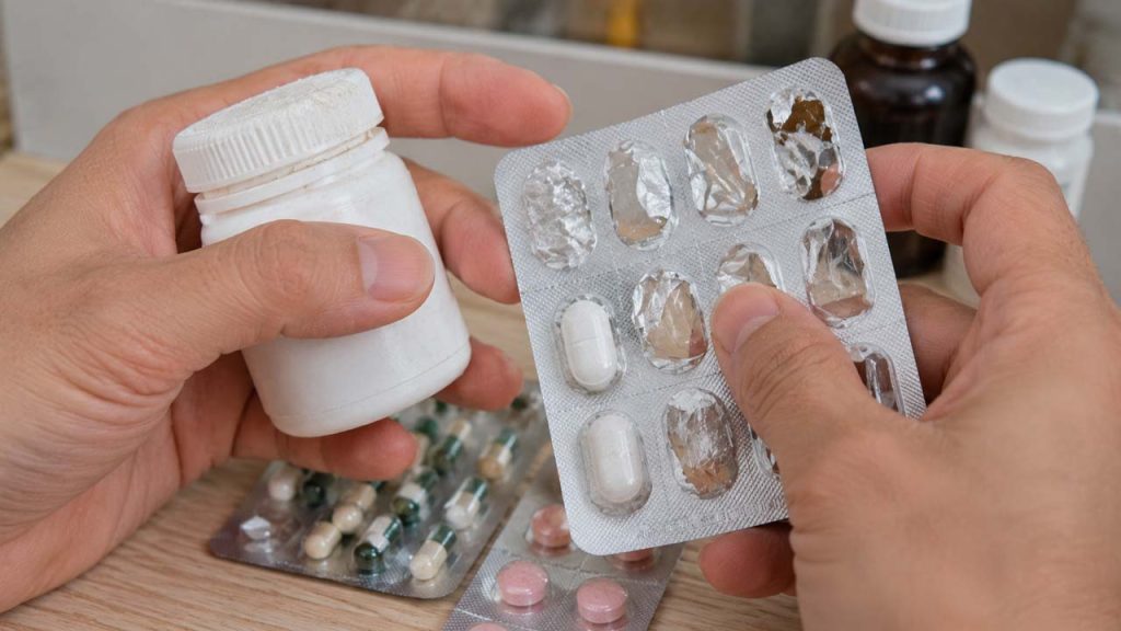 Kiểm tra bao bì và vỉ thuốc trước khi sử dụng