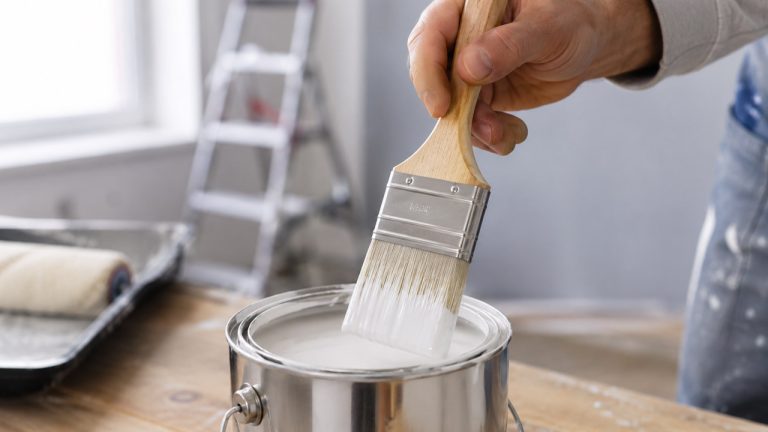 Mẹo làm sạch cọ quét sơn để dùng lại